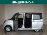 両側スライドドアを採用しています、助手席側は電動式で運転席から開閉できます。(運転席側は手動式です。)