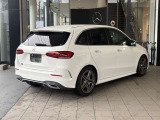 メルセデス・ベンツの定める厳しい基準をクリアしたお車のみをご案内させて頂きます。納車前整備はメーカー規定に基づき100項目にも及ぶ点検を熟練のメカニックによって行いご納車させて頂きます。