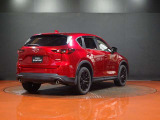 【CX-5】上質感と精悍さを兼ね備え、ワイド感を強調した意匠。オールラウンドな機能美と品格、洗練されたデザイン。