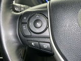 ステアリングスイッチ装備!運転しながら手元でオーディオの操作などができます。