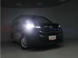 高輝度で点灯速度が速いLEDヘッドライト装備!LEDの明るい光が走行中の視界の確保をサポートして、夜のドライブがより楽しく安全に運転できます♪