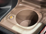(前席/掘り込み式)ホットカップホルダー☆保温付で温活が車内でも実現♪600mlのペットボトルまで対応しておりスイッチ1つで温かい飲み物は保温を、冷たい飲み物は常温にしてくれます