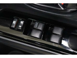 運転席はオート機能付のパワーウィンドウです!