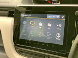 お好みの音楽をクリアに楽しめるオーディオシステム。様々なソースに対応し、車内でのエンターテイメントを豊かにします。快適な空間を演出します。