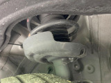 お車を安心してお乗りいただく為には、足回りの定期点検が欠かせません。サービスサポート(有償保証)では無料点検もご提供しており、安心のカーライフをお過ごしいただけるサポート体制が整っています。