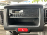 オーディオにはステレオ一体型のラジオチューナーが取り付けられております。もちろん、他のオーディオやナビゲーションへの変更も承っております。
