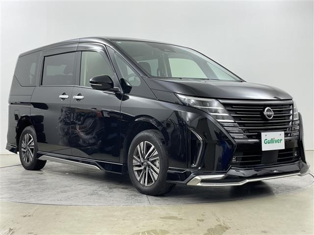 セレナ 1.4 e-4ORCE ハイウェイスターV 4WD 本革シート