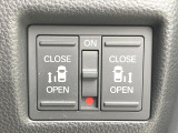 【両側パワースライドドア】スマートキーや運転席のスイッチで後席両側スライドドアの開閉が可能♪電動だから力を入れてドアを開ける必要が無く、小さなお子様でも簡単に開け閉めでき快適です♪