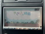 テレビ番組を画面で視聴でき、停車中の待ち時間にも映像を楽しめます。画面下には操作ボタンが並び、AVメニューや各種項目を確認しやすい配置です。
