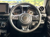 【純正革巻きステアリング】上質な革を使用することで、手にしっかり馴染みとても運転しやすいハンドルです♪
