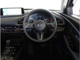 【運転席】最適なドライビングポジションでドライブをお楽しみください。