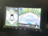 【アラウンドビューモニター】専用のカメラにより、上から見下ろしたような視点で360度クルマの周囲を確認することができます☆縦列駐車や幅寄せ時に活躍してくれます♪