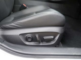パワーシート搭載。微妙な調整が手軽にでき、ピッタリのポジションで運転することが可能です。