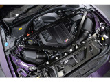 3.0L 直列6気筒DOHCツインターボ、510ps/66.3kgm、全長&times;全幅&times;全高mm 4805&times;1885&times;1395mm、車両重量 1930kg