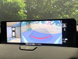 【パノラミックビューモニター】専用のカメラにより、上から見下ろしたような視点で360度クルマの周囲を確認することができます☆死角部分も確認しやすく、狭い場所での切り返しや駐車もスムーズに行えます。