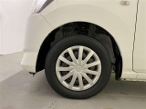 タイヤサイズは 155/70 R13 です。