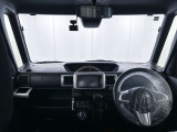 落ち着いたカラーの内装で、ゆったりと運転したい方に。