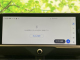 オーディオ選択やBluetooth設定などを画面上で確認でき、接続や音源の切り替えを行う際にも案内が見やすい構成です。日常の移動中に使う音楽の操作を、画面から確認しやすいのも便利です。