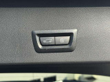 電動リアゲート装備。バンパー下でのキックオープン&クローズ機能も装備です。