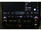 運転席と助手席、それぞれ温度調節ができ、オールシーズン快適なオートエアコンとなっております!