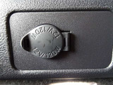 【アクセサリ-ソケット】12V/120W 市販のシガ-ライタ-ソケットプラグで携帯電話の充電などに便利です。