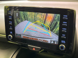【バックカメラ】駐車時に後方がリアルタイム映像で確認できます。大型商業施設や立体駐車場での駐車時や、夜間のバック時に大活躍!運転スキルに関わらず、今や必須となった装備のひとつです!