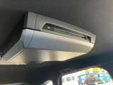 外付けのCD/DVDプレーヤーを搭載しているお車です。