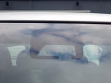 フロントカメラで前方の車両や歩行者等を検知。衝突しそうな時は衝突回避軽減ブレーキが作動、衝突回避をサポート。