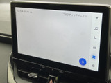 ナビや音楽、電話などの項目が画面にまとまり、使いたい機能を選びやすい構成です。タッチ操作で目的のメニューへ進めるため、日々の移動を便利にサポートします。