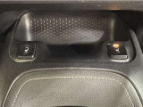 シートヒーター装備!エアコンに比べて暖まるスピードが速いので冬でも快適に過ごせます