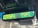【デジタルインナーミラー】後席の大きな荷物や同乗者で後方が確認しづらい時でも安心!カメラが撮影した車両後方の映像をルームミラー内に表示。クリアな視界で状況の確認が可能です!