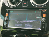 画面にはBluetooth機器の登録案内が表示され、音楽などの利用準備を進められます。ボタンやダイヤルも周囲にまとまり、日常の操作時に確認しやすい配置です。