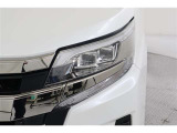 LEDランプ車 白く照らされるのが特徴です。明るいだけでなく、周囲からの認知されやすく歩行者や死角にいる方へアピール効果、安全性が飛躍的に向上します!