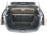 コンパクトカーながら使い勝手の良い荷室です♪スーパーでのお買い物や普段のお出掛けにも活躍してくれそうですね(^^♪