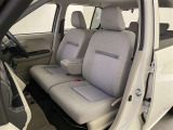 厚みがあって、座り心地のいいシート。運転席も助手席もリラックスしてゆったりと座れます♪