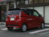 プライバシーガラス 室内の急激な温度変化を和らげ、防犯の観点から車内が見えにくくなっております。