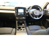 XC40 B4 AWD モメンタム 4WD 
