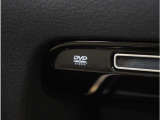 【DVD】DVD再生可能です。お好きな映画、ドラマ、アニメを車内でお楽しみください。