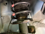 お車を安心してお乗りいただく為には、足回りの定期点検が欠かせません。サービスサポート(有償保証)では無料点検もご提供しており、安心のカーライフをお過ごしいただけるサポート体制が整っています。
