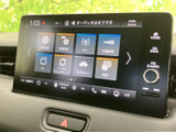 オーディオやテレビ、車両設定などのメニューを画面上で確認でき、必要な項目を選びやすい表示です。毎日の移動で使う機能にアクセスしやすく、操作内容を目で確かめながら扱えます。