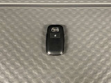 キーを取り出さずにドアを施錠&解錠。クルマの始動も可能です。