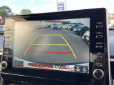 バックガイドモニターで、後方を確認しながら安心して駐車することができます。運転初心者も熟練者も必須の機能ですよ!