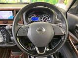 【純正革巻きステアリング】上質な革を使用することで、手にしっかり馴染みとても運転しやすいハンドルです♪