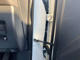 トヨタ認定中古車!当社は!見えないところまで、1台1台丁寧に仕上げております。お客様に気持ちよくお乗りいただけるクリーニングサービスです。
