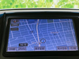 道路や周辺施設を地図上で確認でき、現在地を把握しながら目的地までの道順を検討できます。詳細表示や広域表示など、画面上の案内に沿って使い分けられるのも便利です。
