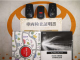 スマートキー&エンジンスターター付。取扱説明書とメンテナンスノートもあります☆品質評価シート付いてます!トヨタ認定中古車ライト!!
