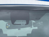 【トヨタセーフティセンス】走行中に前方の車両等を認識し、衝突しそうな時は警報とブレーキで衝突回避と被害軽減をアシスト。より安全にドライブをお楽しみいただけます。