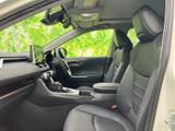 ドライバーの視界を確保する、広々とした室内。快適な運転環境をサポートします。