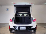【トランクルーム】十分な容量を確保したトランクルーム。環境へ配慮したスペアタイヤ非搭載のBMW。その分、トランクスペースを有効活用できる様にしてあります。