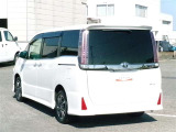 明るく広々、落ち着いた店内では、中古車のご検討・ご購入のほか、携帯電話(au)の購入等、様々なご相談に幅広く応えていきます♪